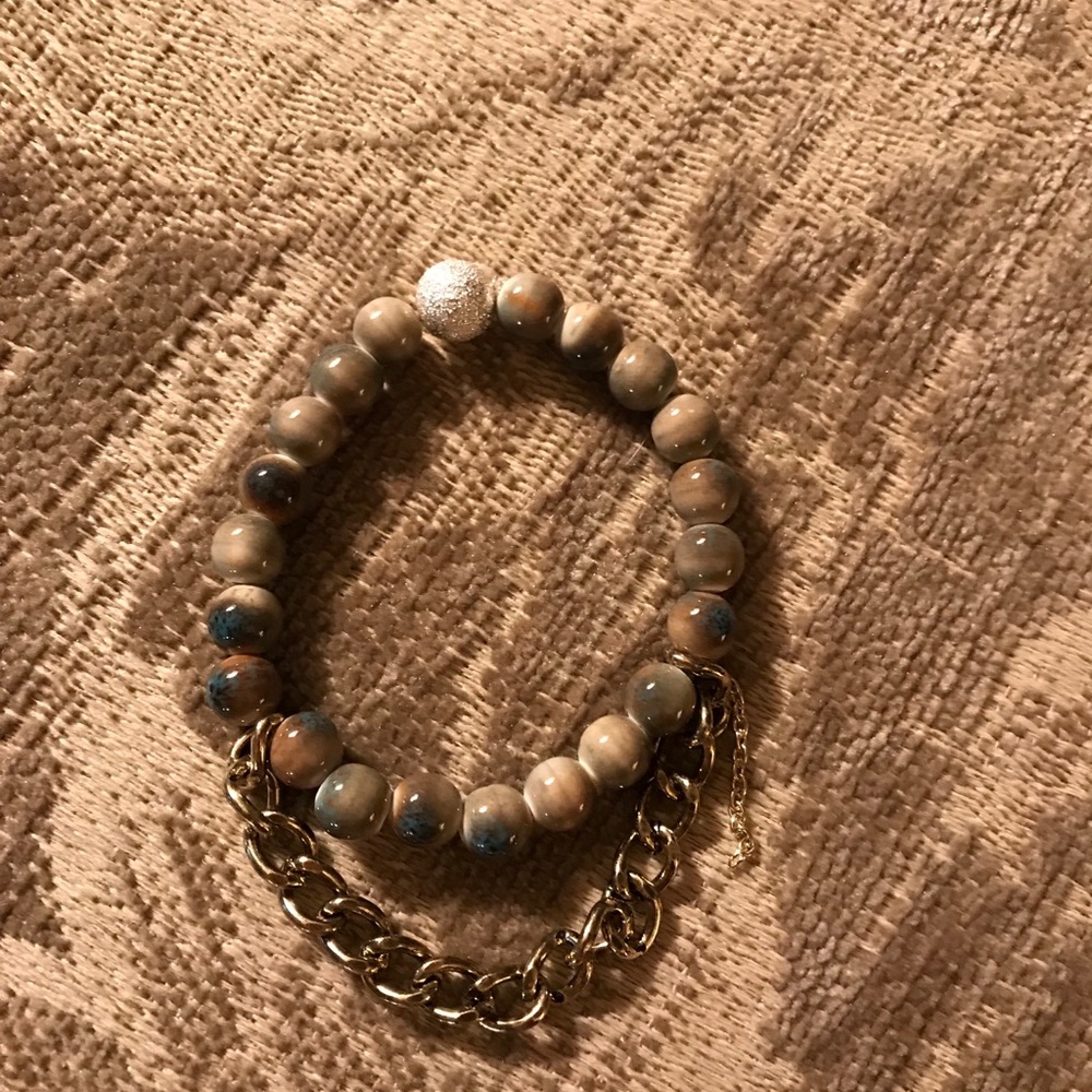 Stretch bracelet similar to the lace project